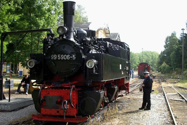 Harzer Schmalspur Bahnen - Rangierfahrt der Mallet-Dampflok 99 5906 in Harzgerode	
