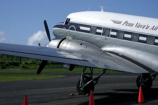 Douglas DC 3 Skyliner - Peau Vavau Air, Tonga