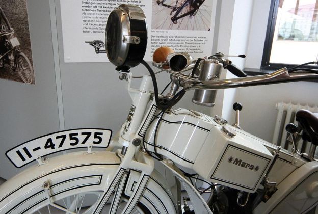 Mars Motorrad 'Die weisse Mars', Bauzeit 1920 bis 1926 - 956 ccm Zweizylinder-Boxermotor - Verkehrsmuseum Dresden