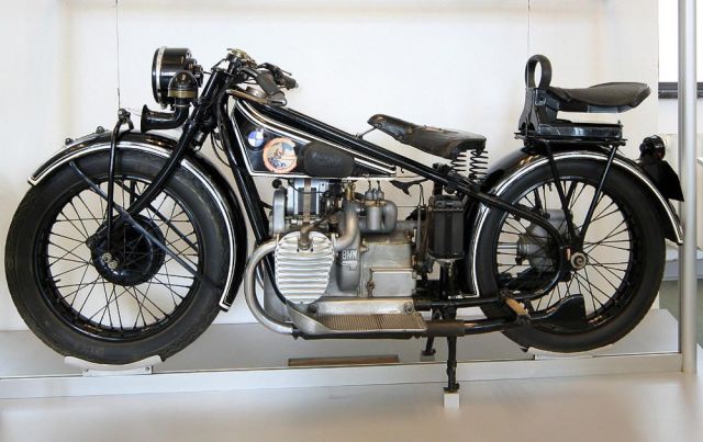 BMW Motorrad R 62, Bauzeit 1928 bis 1929 – Zweizylinder-Boxer, 740 ccm, 18 PS - Verkehrsmuseum Dresden
