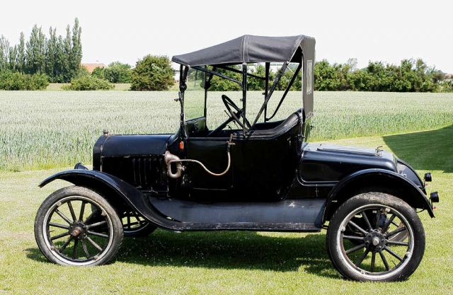 Ford Model T Convertible Coupé, Baujahr 1917 – ähnlich war damals sicherlich auch Oma Duck motorisiert