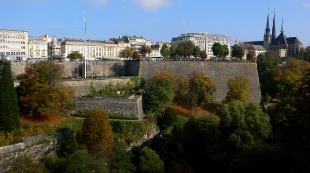 Festung mit Bastion Beck, Monument du souvenir - Luxemburg Stadt - Stad Lëtzebuerg - Ville de Luxembourg