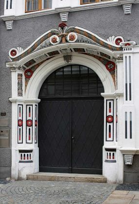 Kunstvoll verzierte Haustür - Görlitz an der Neisse Kunstvoll verzierte Haustür - Görlitz an der Neisse