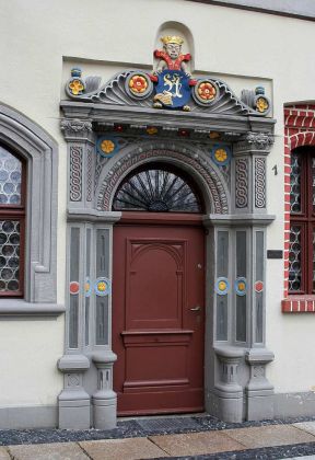 Kunstvoll verzierte Haustür - Görlitz an der Neisse Kunstvoll verzierte Haustür - Görlitz an der Neisse