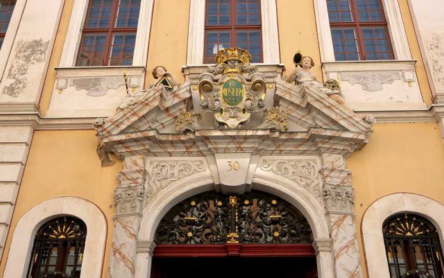 Kunstvoll verzierte Haustür - Görlitz an der Neisse Kunstvoll verzierte Haustür - Görlitz an der Neisse