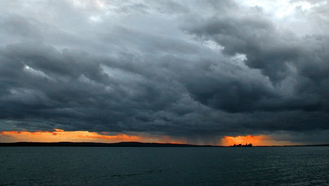Steinhuder Meer - Gewitter über der Insel Wilhelmstein Steinhuder Meer - Gewitter über der Insel Wilhelmstein
