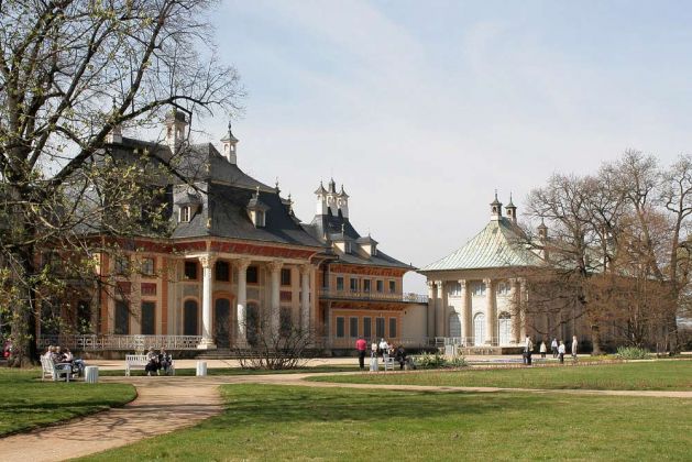 Wasserpalais an der Elbe, Gartenseite - Schloss Pillnitz im Süden Dresdens Wasserpalais an der Elbe, Gartenseite - Schloss Pillnitz im Süden Dresdens