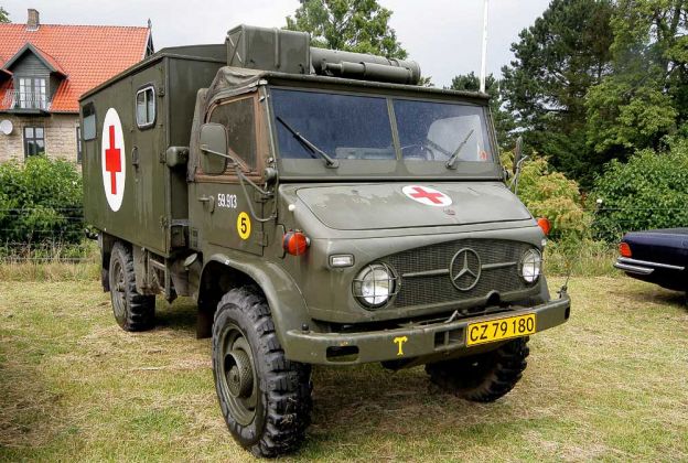 Mercedes-Benz Unimog S 404 - Baujahre 1955 bis 1980 - Sänitäts-Fahrzeug, dänisches Heer Mercedes-Benz Unimog S 404 - Baujahre 1955 bis 1980 - Sänitäts-Fahrzeug, dänisches Heer