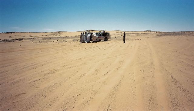 mit dem Pickup durch den Sahara-Sand zwischen Dongola und Karima