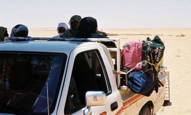 mit dem Pickup durch den Sahara-Sand zwischen Dongola und Karima