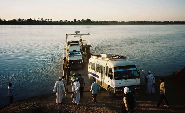 Nilfähre 15 km nördlich von Karima