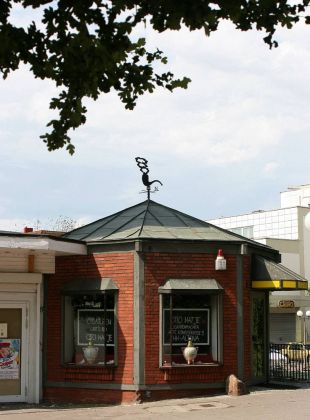 Hamburg-Bergedorf - ein kleiner Kiosk an der Alten Holstenstrasse Hamburg-Bergedorf - ein kleiner Kiosk an der Alten Holstenstrasse