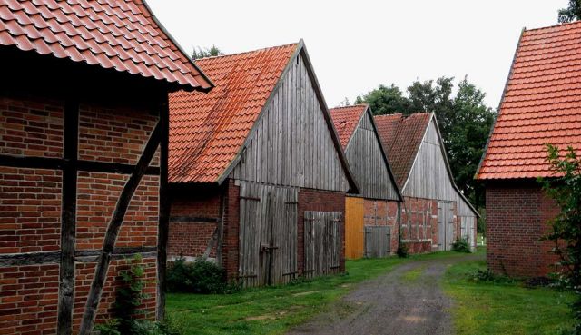 Schlüsselburg an der Weser - Das Scheunenviertel Schlüsselburg ausserhalb des Ortskerns auf der Humke Schlüsselburg an der Weser - Das Scheunenviertel Schlüsselburg ausserhalb des Ortskerns auf der Humke