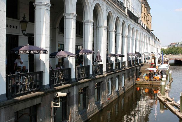 Die Alsterarkaden - Freie und Hansestadt Hamburg Die Alsterarkaden - Freie und Hansestadt Hamburg