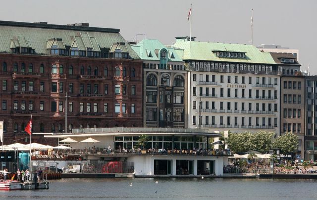 Binnenalster, Jungfernstieg mit Alster-Pavillon - Freie und Hansestadt Hamburg Binnenalster, Jungfernstieg mit Alster-Pavillon - Freie und Hansestadt Hamburg