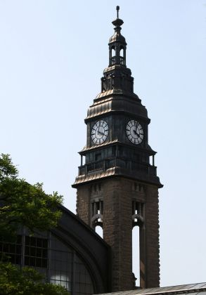 Der Turm des Hamburger Hauptbahnhofes