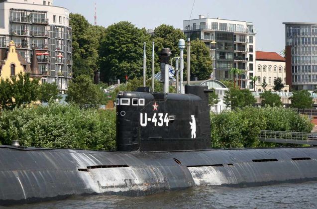 Das U-Bootmuseum Hamburg am Fischmarkt - das Hamburger Elbufer in St. Pauli Das U-Bootmuseum Hamburg am Fischmarkt - das Hamburger Elbufer in St. Pauli