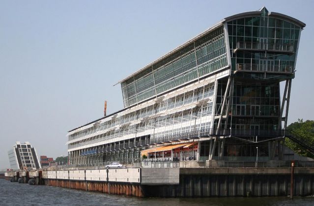 Das Alte Fährterminal in Hamburg-Altona 