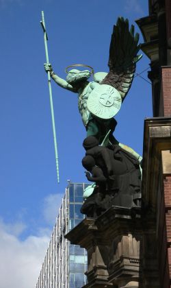 Der kämpfende Erzengel Michael am Hamburger Michel - Freie und Hansestadt Hamburg Der kämpfende Erzengel Michael am Hamburger Michel - Freie und Hansestadt Hamburg