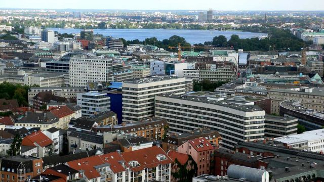 Die Hamburger Innenstadt mit Aussenalster - Freie und Hansestadt Hamburg Die Hamburger Innenstadt mit Aussenalster - Freie und Hansestadt Hamburg