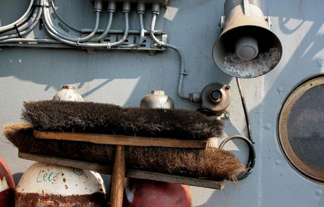 Maritime Details am Dampfeisbrecher Stettin Maritime Details am Dampfeisbrecher Stettin