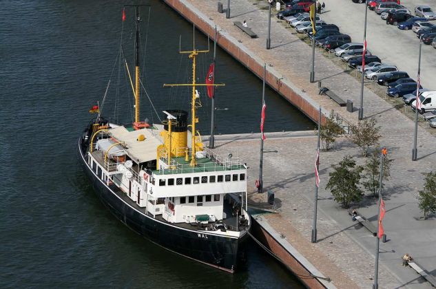 Dampfeisbrecher Wal - Neuer Hafen in Bremerhaven