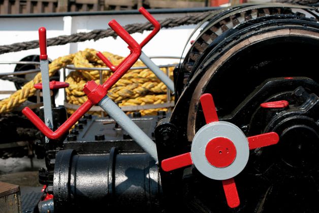 Maritime Details am Dampfeisbrecher Stettin Maritime Details am Dampfeisbrecher Stettin