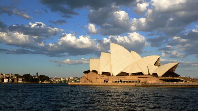 Abendstimmung am Sydney Opera House - Blick vom First Fleet Park am Circular Quay
