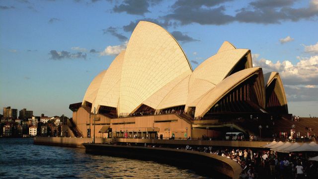 Das Sydney Opera House auf der Halbinsel Bennelong Point