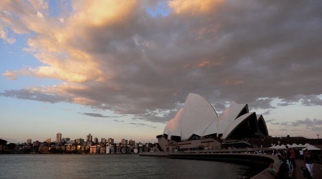 Blick vom Circular Quay auf das Sydney Opera House