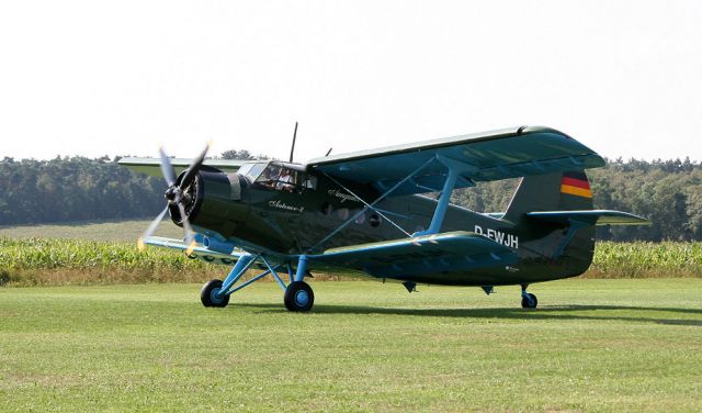 Doppeldecker - Antonov AN-2 Doppeldecker - Antonov AN-2