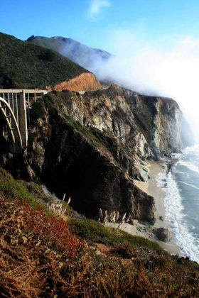 Die Bixby Creek Bridge, Big Sur - California Highway One, Kalifornien Die Bixby Creek Bridge, Big Sur - California Highway One, Kalifornien