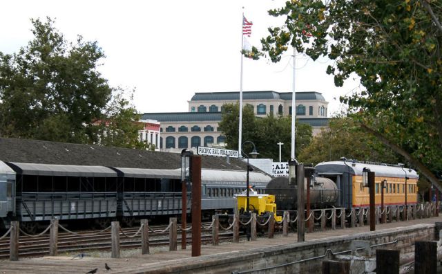 Das Aussengelände des California State Railroad Museums im Old Sacramento State Historic Park Das Aussengelände des California State Railroad Museums im Old Sacramento State Historic Park
