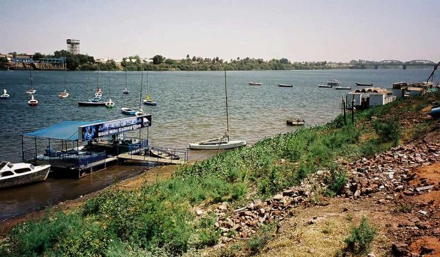Khartoum, Blue Nile Sailing Club - das Nilufer am Zusammenfluss des Weissen und Blauen Nils. 