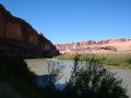 Moab, Utah - Szenerie am kurvenreichen Colorado River, Utah Highway 128 