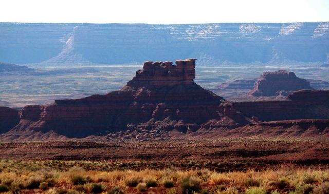 Bizarre Fels-Landschaften an der US 163 zwischen Bluff und Mexican Hat, San Juan County - Utah