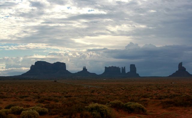 Monument Valley Navajo Tribal Park, Utah Monument Valley Navajo Tribal Park, Utah