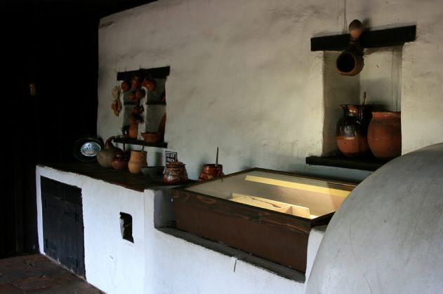 Avila Adobe, paseo of Olvera Street - El Pueblo de Los Angeles Avila Adobe, paseo of Olvera Street - El Pueblo de Los Angeles