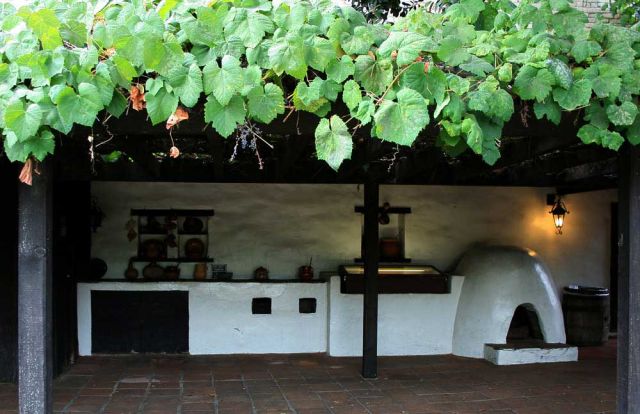 Avila Adobe, paseo of Olvera Street - El Pueblo de Los Angeles Avila Adobe, paseo of Olvera Street - El Pueblo de Los Angeles