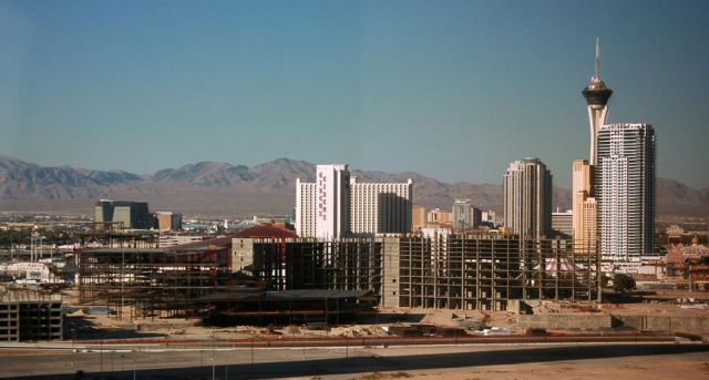 Richfield und Rancho Sereno mit Strasphere Tower, Las Vegas