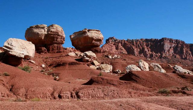 Die Twin Rocks, Capitol Reef National Park - Utah Die Twin Rocks, Capitol Reef National Park - Utah