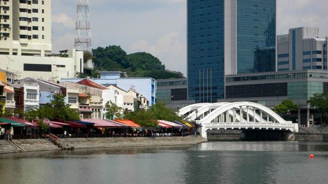Singapur - die Elgin Bridge über den Singapore River