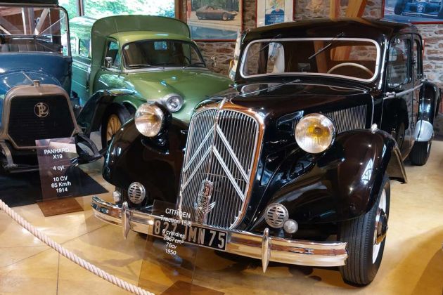 Maison de l'Automobile, das Automuseum von Lohéac in der Bretagne - Citroën Traction Avant 15/6, Baujahr 1950 Maison de l'Automobile, das Automuseum von Lohéac in der Bretagne - Citroën Traction Avant 15/6, Baujahr 1950