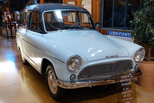 Maison de l'Automobile, das Automuseum von Lohéac in der Bretagne - Simca Aronde Ranch, Baujahr 1961 Maison de l'Automobile, das Automuseum von Lohéac in der Bretagne - Simca Aronde Ranch, Baujahr 1961