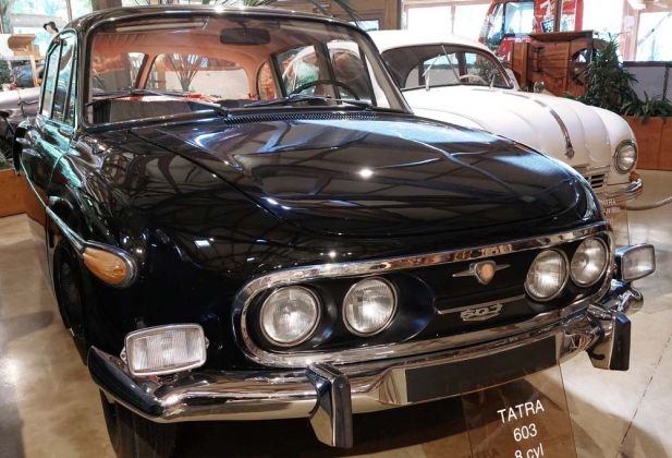 Maison de l'Automobile, das Automuseum von Lohéac in der Bretagne - Tatra 603, Baujahr 1968 Maison de l'Automobile, das Automuseum von Lohéac in der Bretagne - Tatra 603, Baujahr 1968