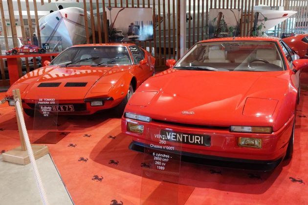 Maison de l'Automobile, das Automuseum von Lohéac in der Bretagne - De Tomaso Pantera GTS, Baujahr 1972 und Venturi 260, Baujahr 1989 Maison de l'Automobile, das Automuseum von Lohéac in der Bretagne - De Tomaso Pantera GTS, Baujahr 1972 und Venturi 260, Baujahr 1989