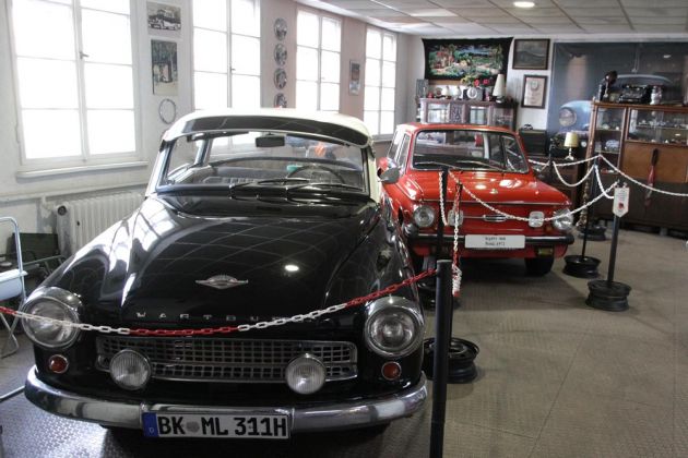 Automuseum Nossen - ein Wartburg 311 Coupé vor einem Saporoshez 968 des Baujahres 1972 Automuseum Nossen - ein Wartburg 311 Coupé vor einem Saporoshez 968 des Baujahres 1972