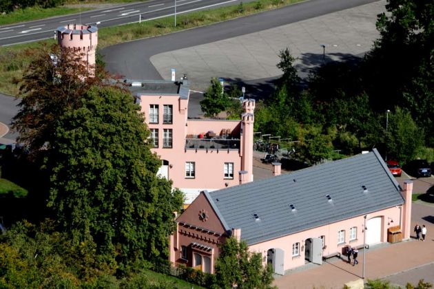 Das Schlösschen Prora am Baumwipfelpfad des Naturerbe Zentrums Rügen Das Schlösschen Prora am Baumwipfelpfad des Naturerbe Zentrums Rügen