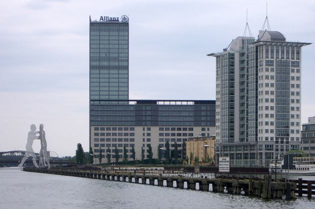 Bundeshauptstadt Berlin - die Teltow Towers an der Spree Bundeshauptstadt Berlin - die Teltow Towers an der Spree