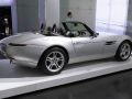 Ein BMW Z 8 Roadster der Bauzeit 2000 bis 2003 &ndash; unter schwierigen Lichtverh&auml;ltnissen im BMW-Museum in M&uuml;nchen aufgenommen